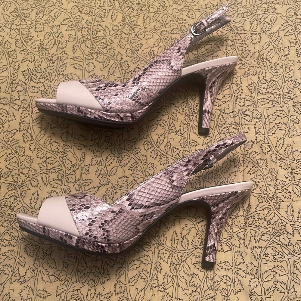 NIB BANDALINO Black Gray and Cream Snakeskin Patterned Shoes - Picture 4 of 9